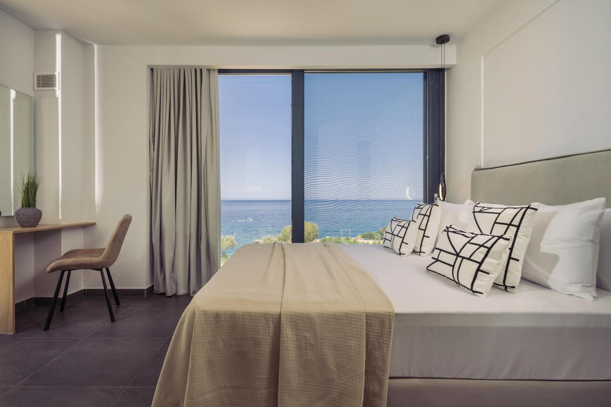 Terra Petra Luxury - The Seafront Retreat *
