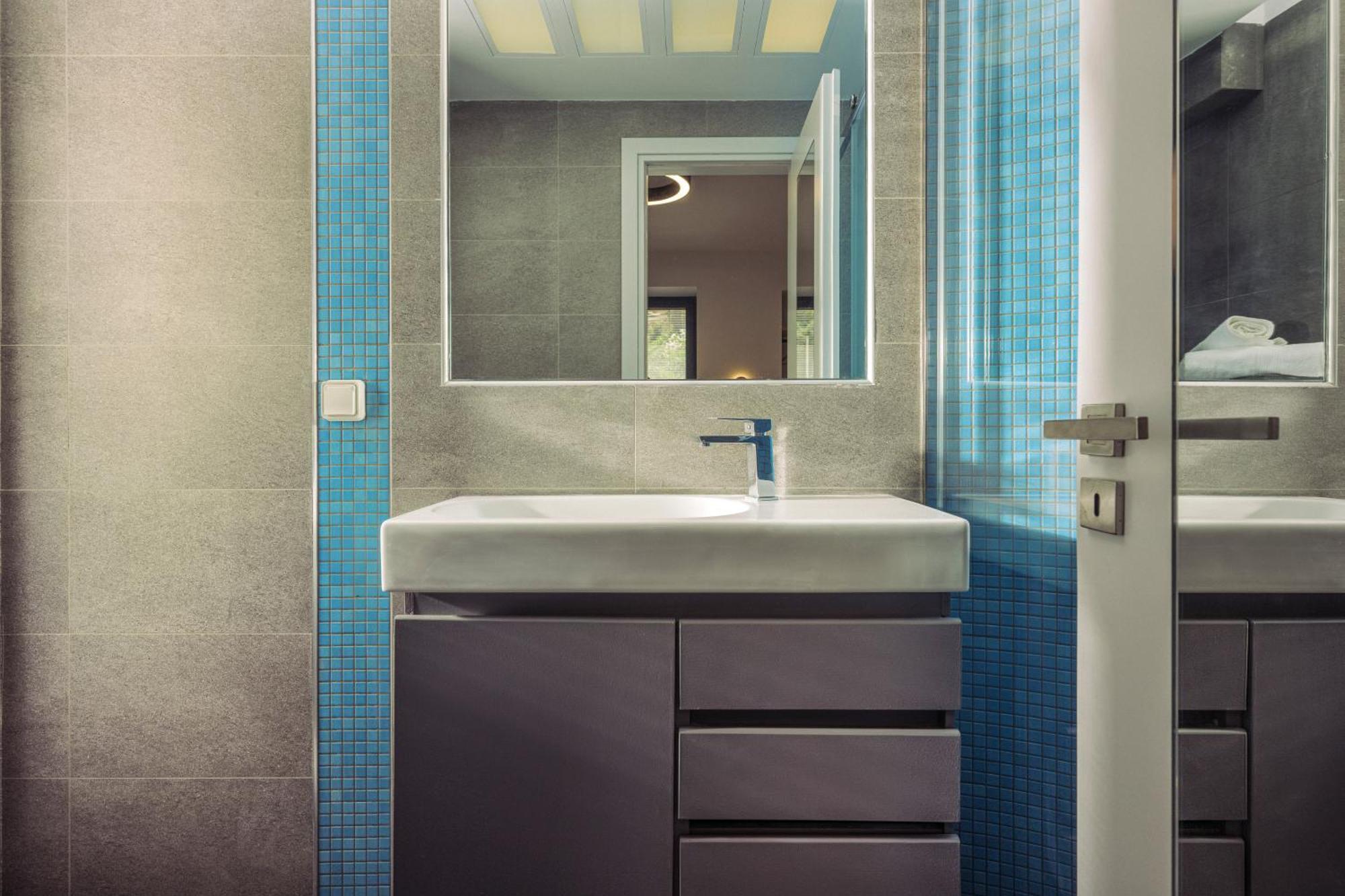 Villa Terra Petra Luxury - The Seafront Retreat *