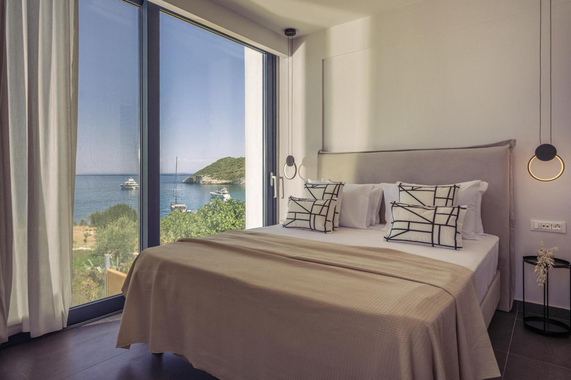 Villa Terra Petra Luxury - The Seafront Retreat Skinária