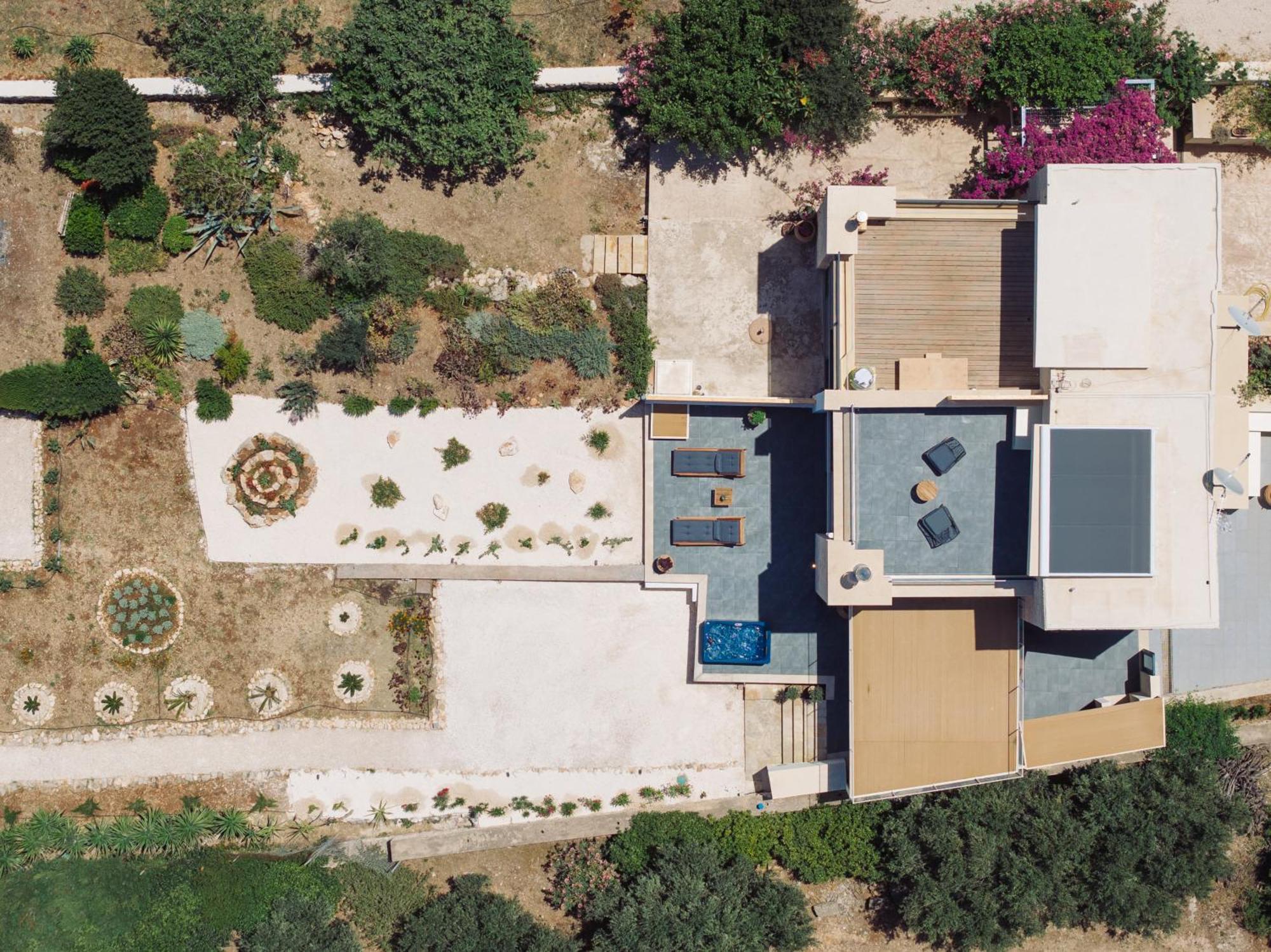Terra Petra Luxury - The Seafront Retreat