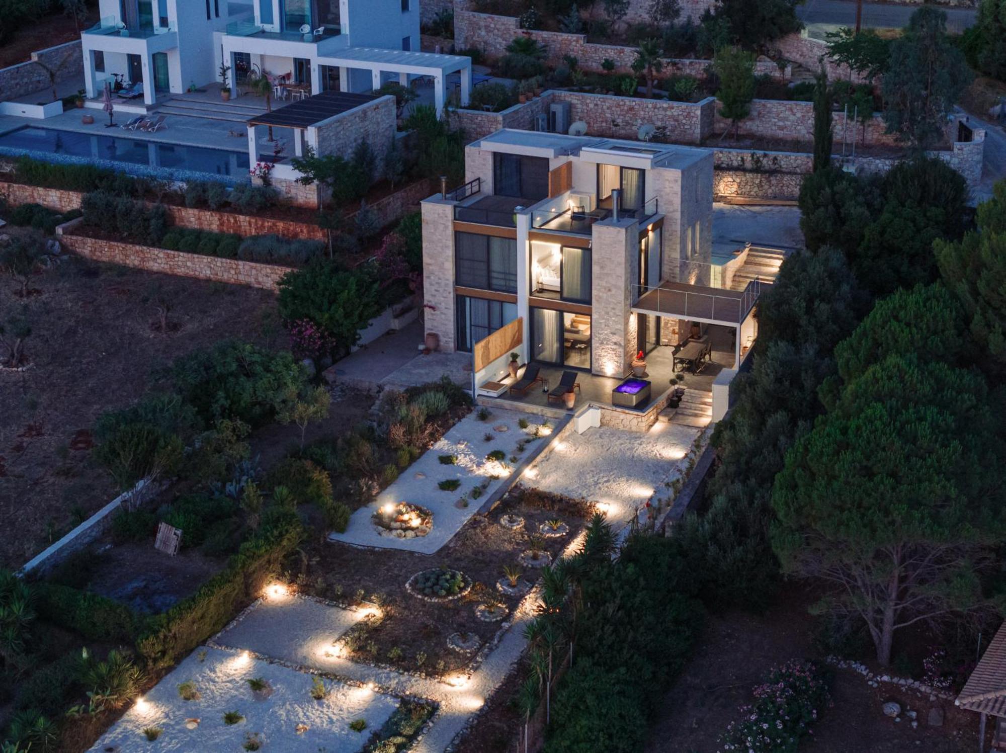 Terra Petra Luxury - The Seafront Retreat Villa *