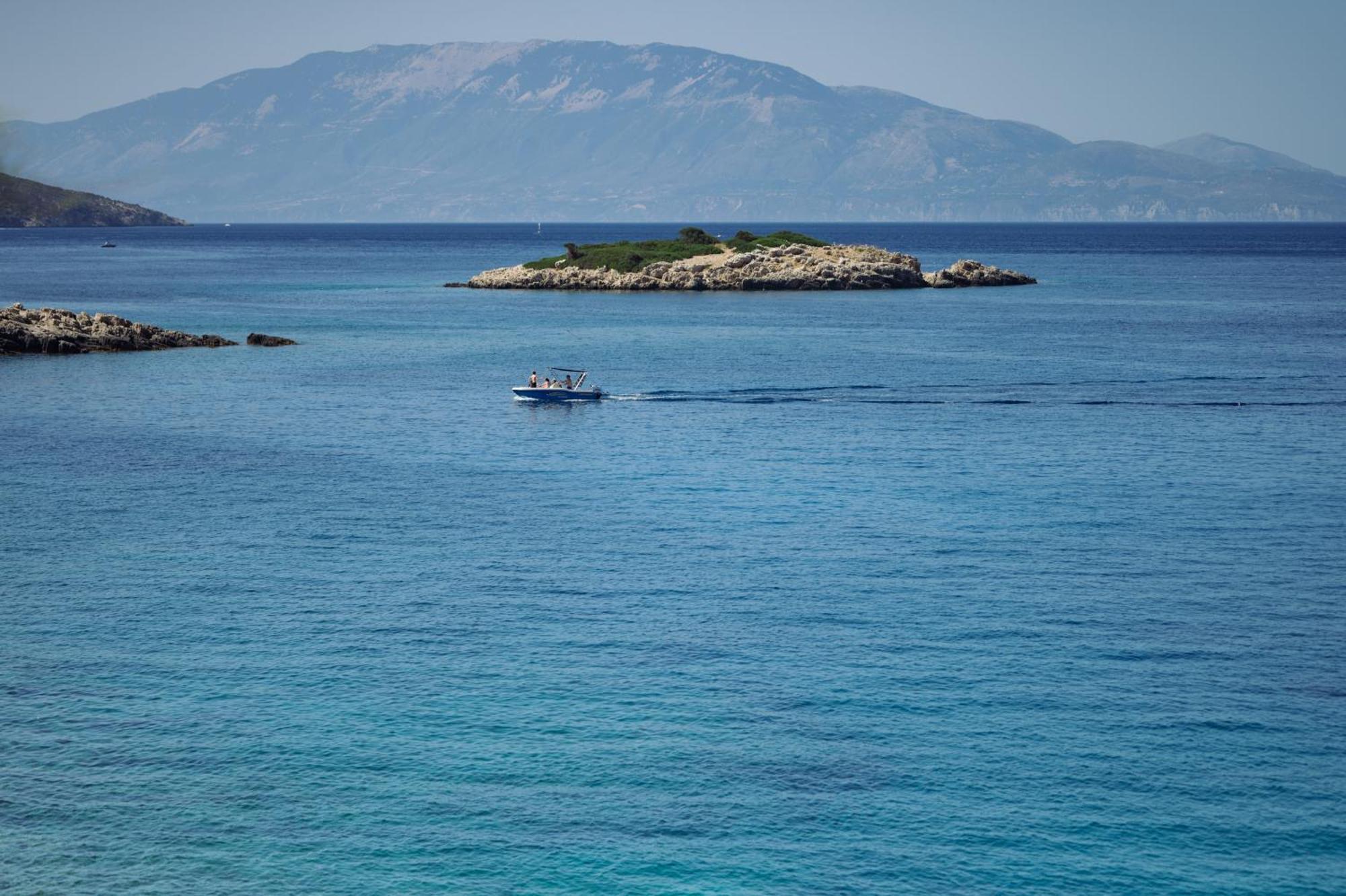 Terra Petra Luxury - The Seafront Retreat