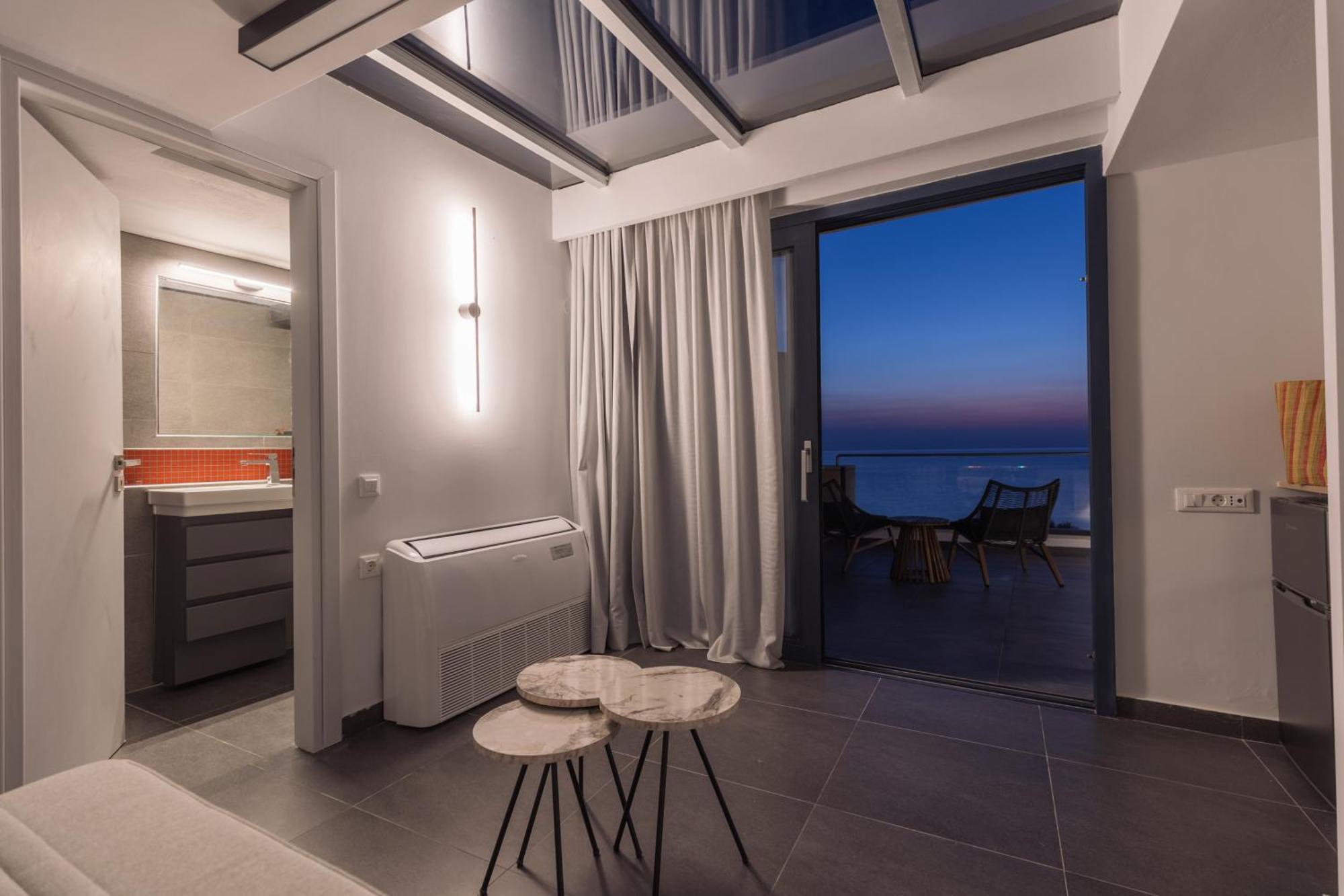 Terra Petra Luxury - The Seafront Retreat Skinária