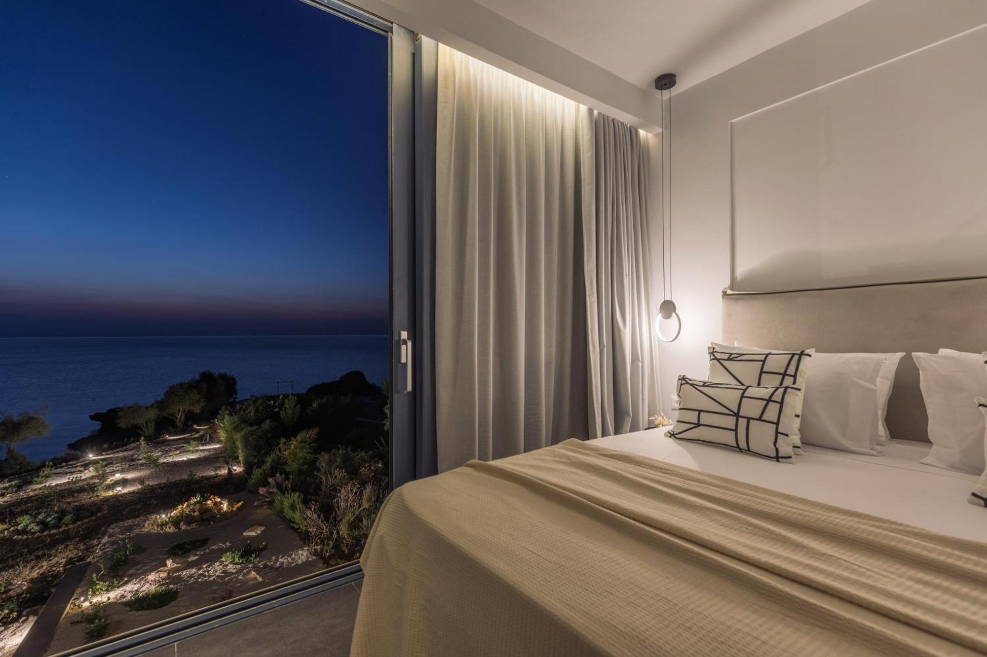 Terra Petra Luxury - The Seafront Retreat