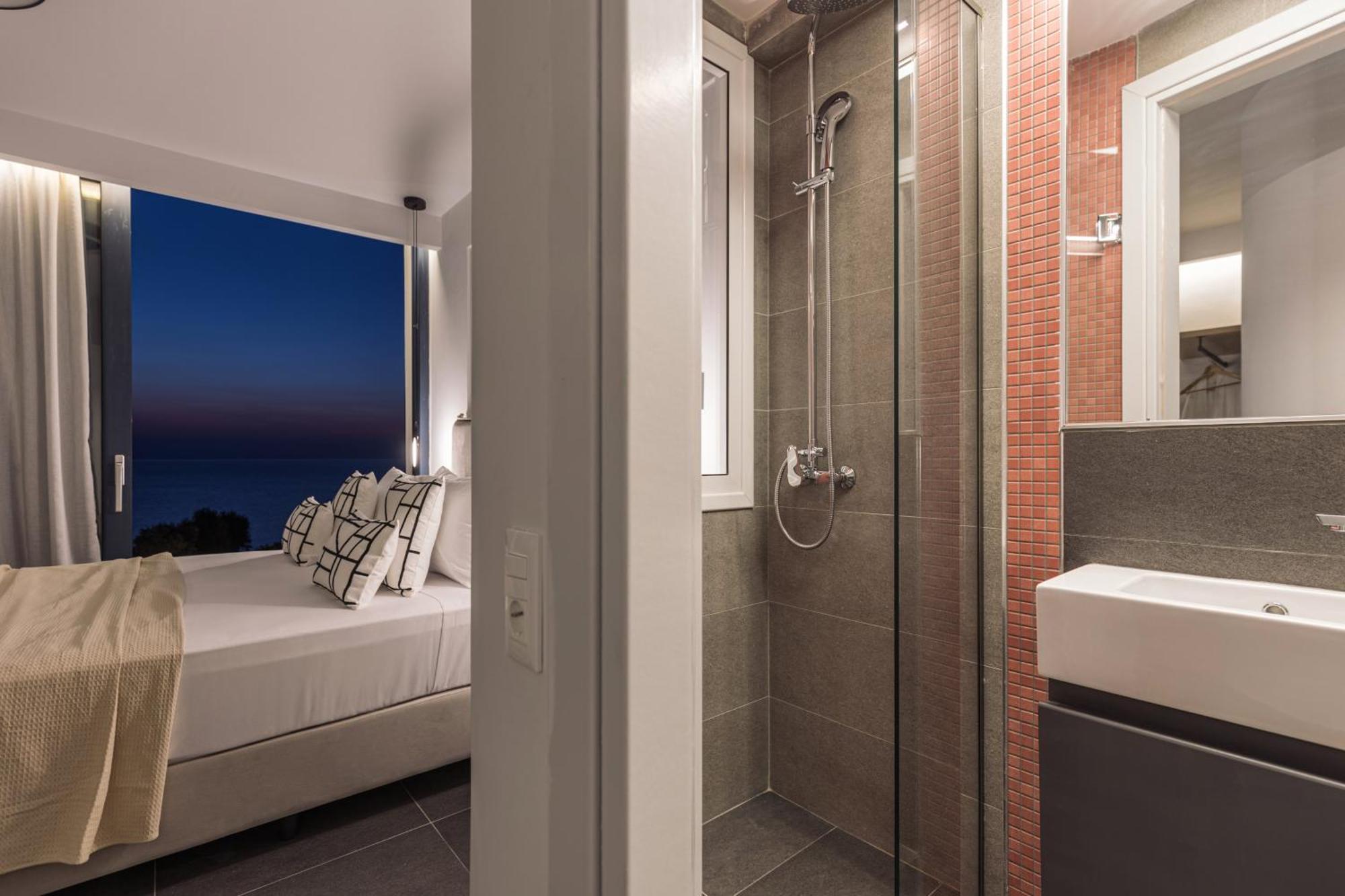 Terra Petra Luxury - The Seafront Retreat Villa Skinária