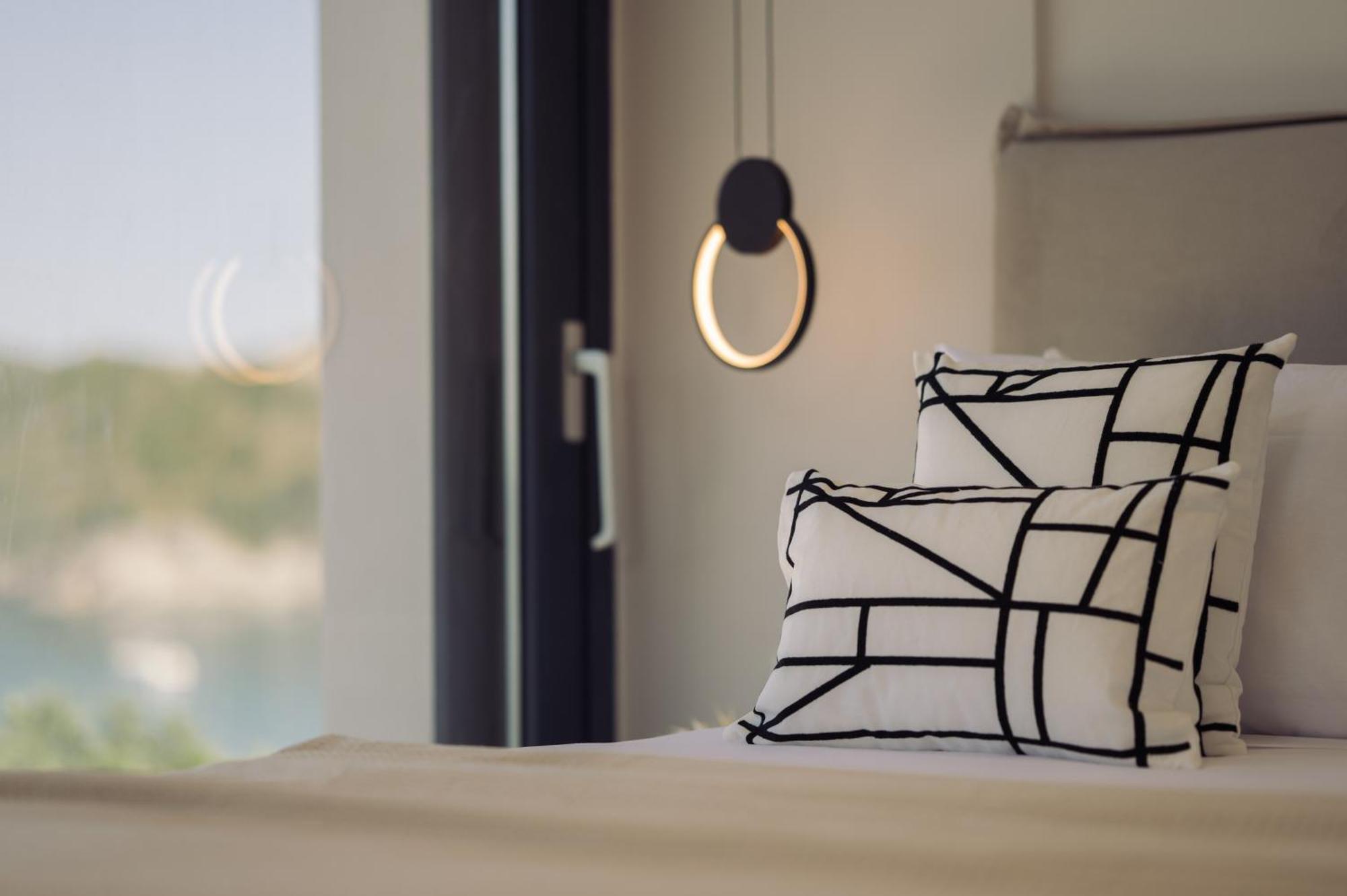 Terra Petra Luxury - The Seafront Retreat