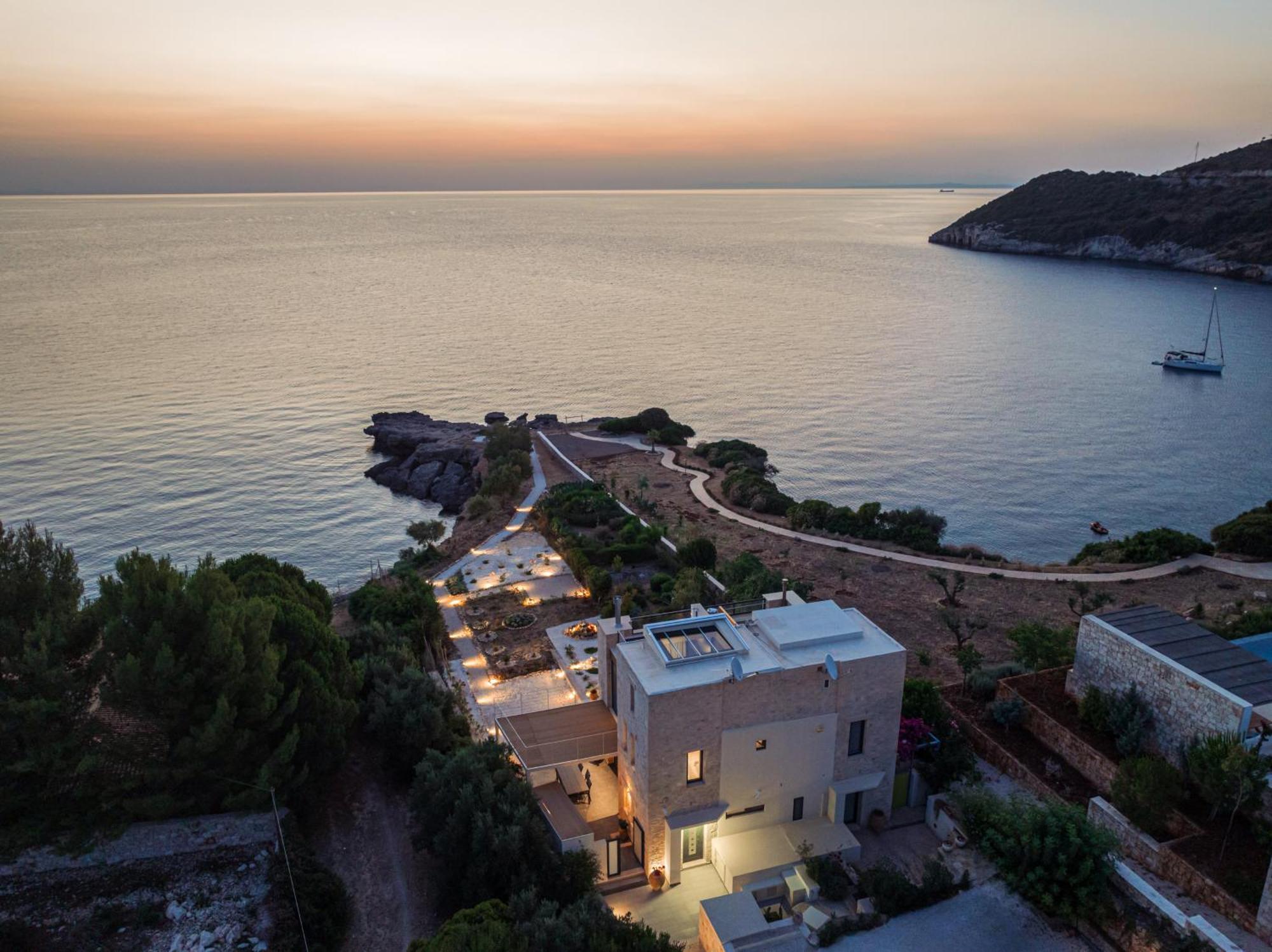 Vila Terra Petra Luxury - The Seafront Retreat