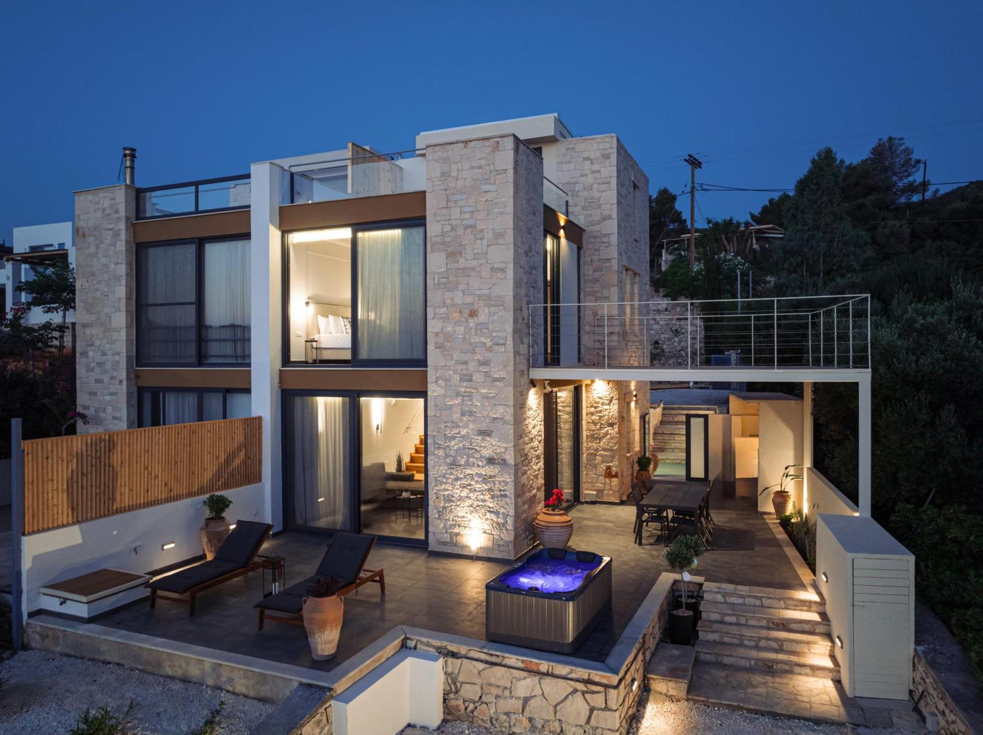 Terra Petra Luxury - The Seafront Retreat *