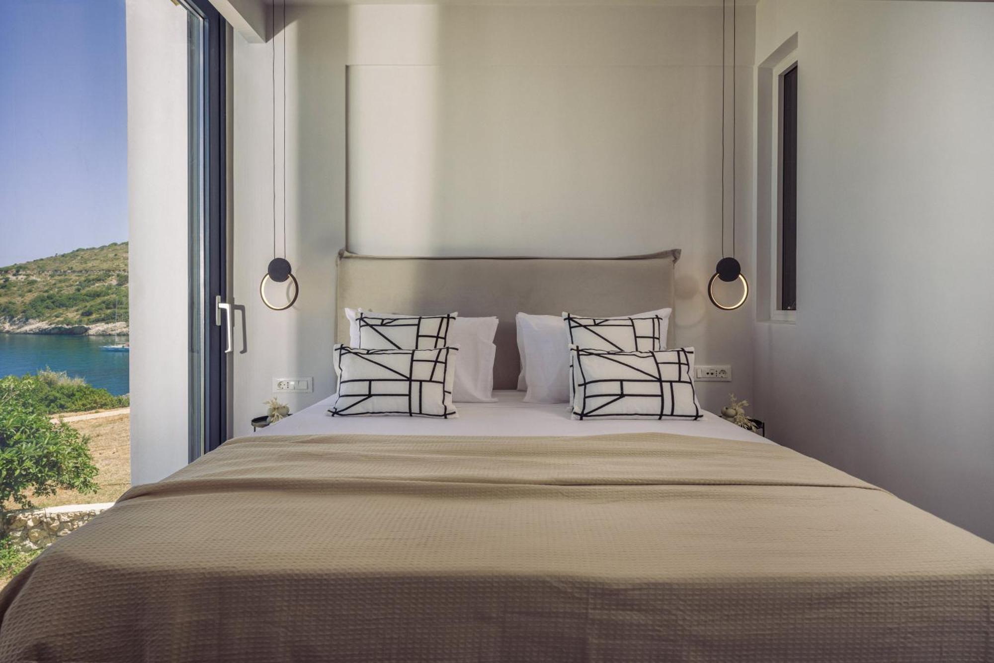 Vila Terra Petra Luxury - The Seafront Retreat
