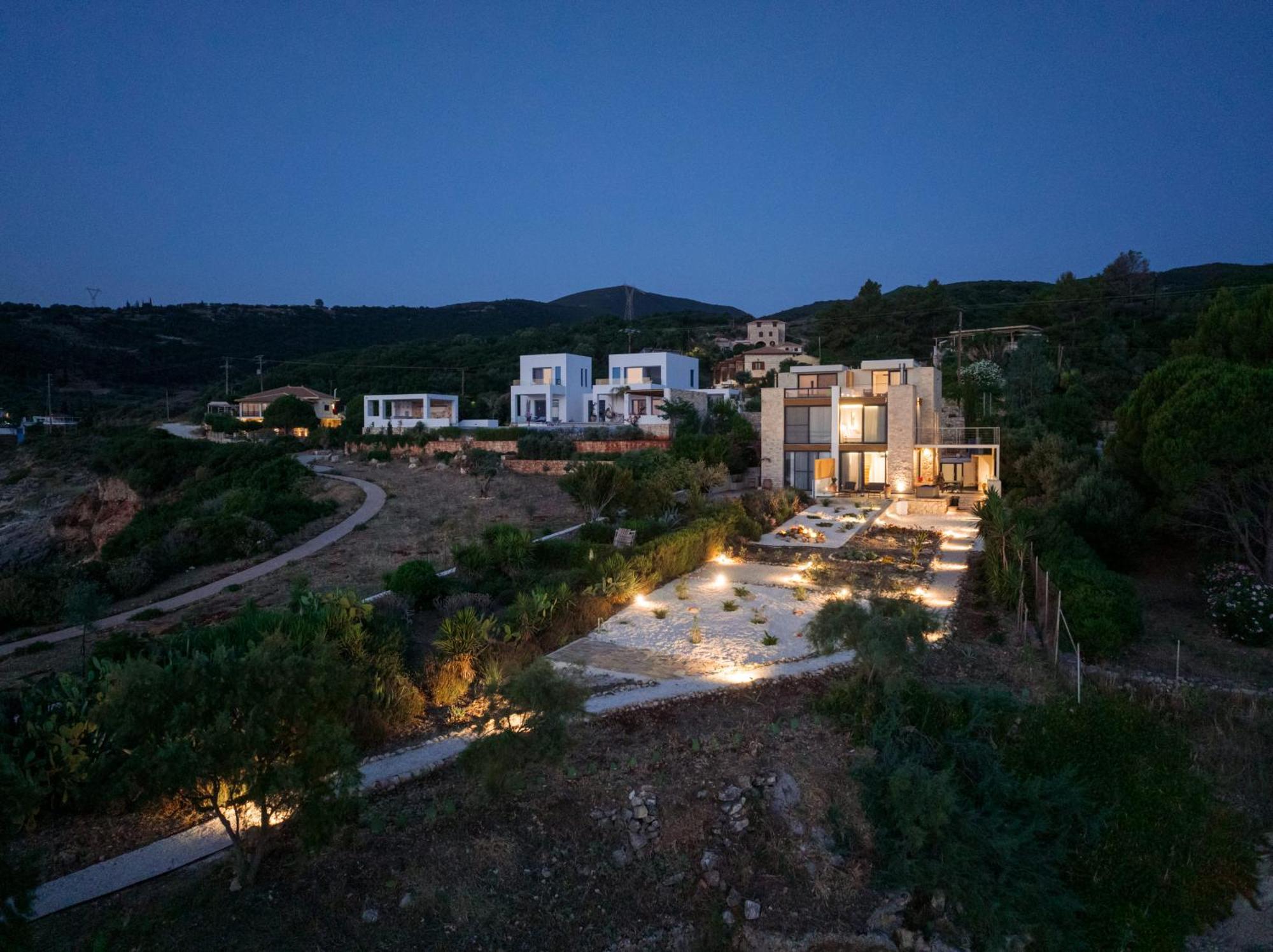 Vila Terra Petra Luxury - The Seafront Retreat