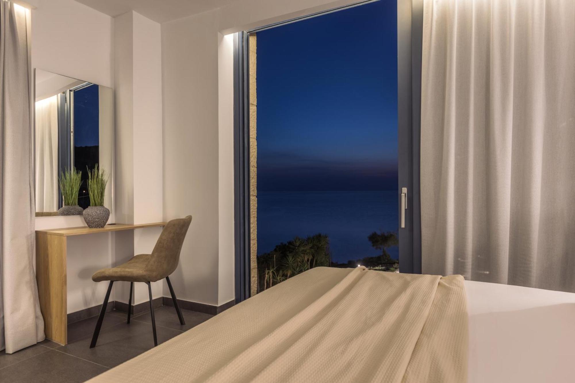Terra Petra Luxury - The Seafront Retreat * Skinária