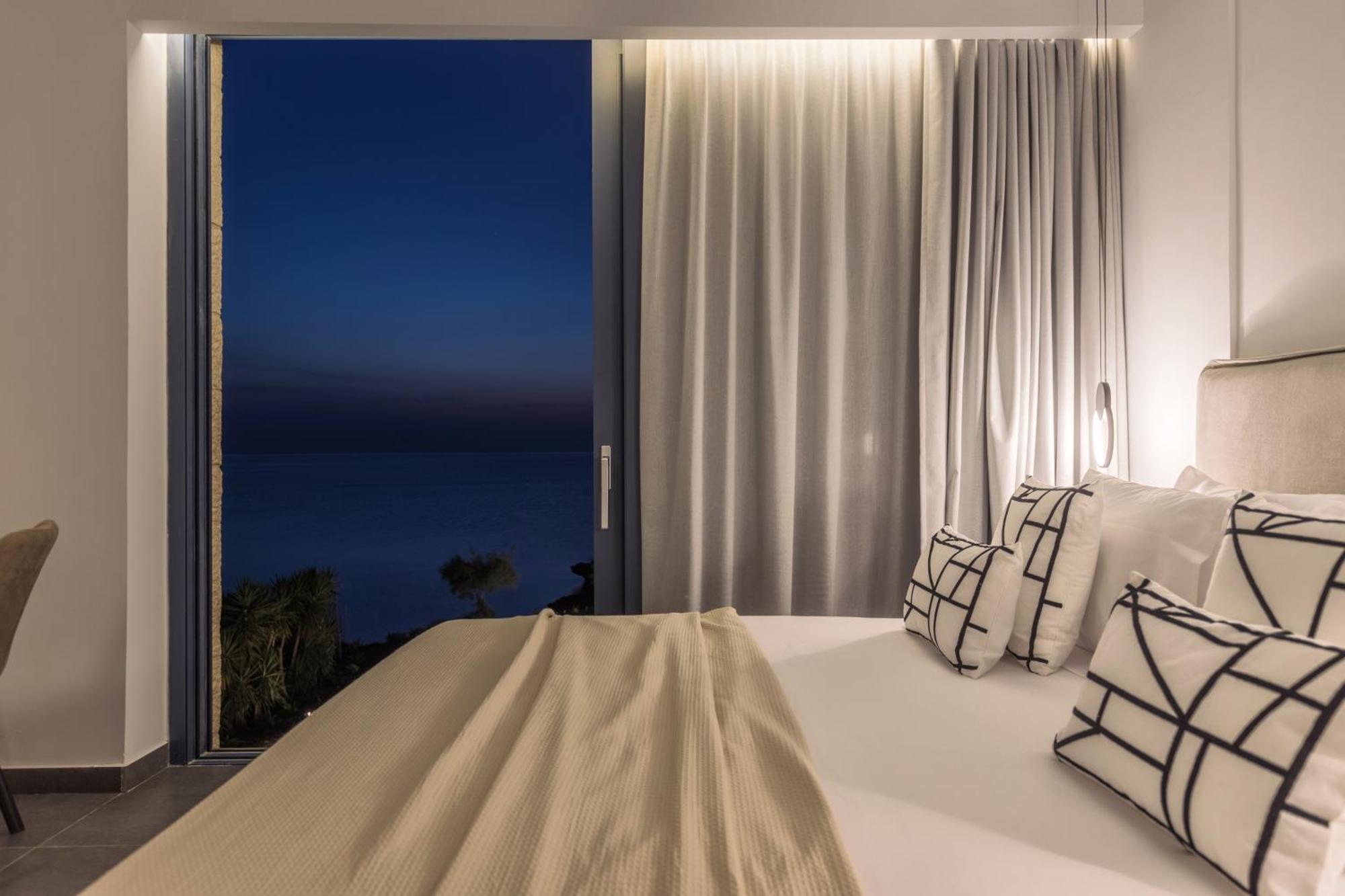 Terra Petra Luxury - The Seafront Retreat Skinária
